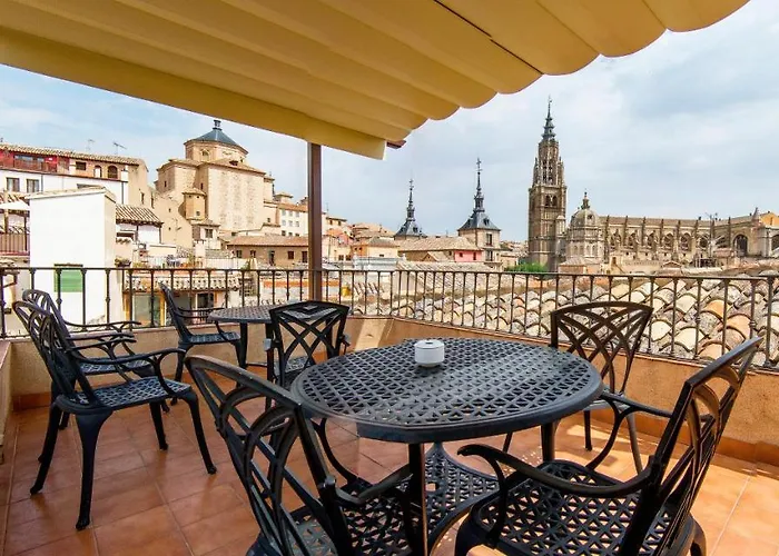 Descubre los mejores hoteles con piscina en Toledo capital