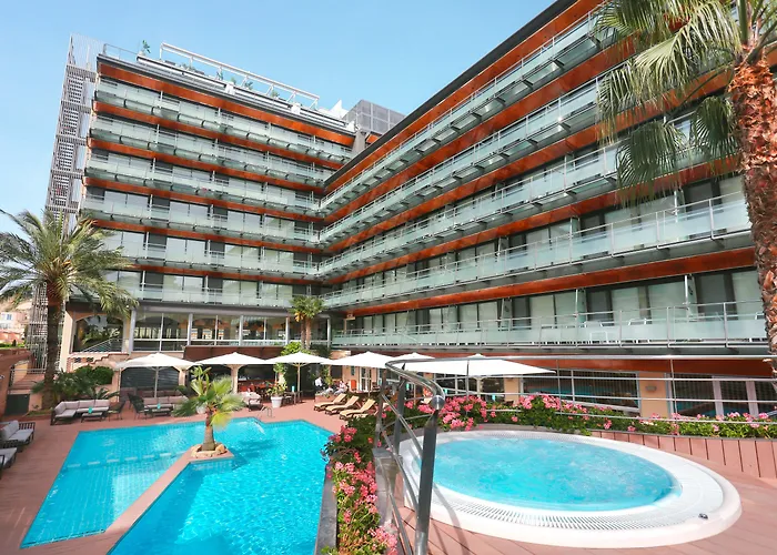 Hoteles baratos en Calella - Encuentra la mejor oferta de alojamiento asequible en Calella