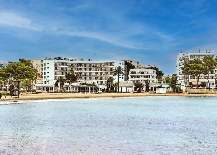Descubre los Hoteles Familiares más Encantadores de Ibiza